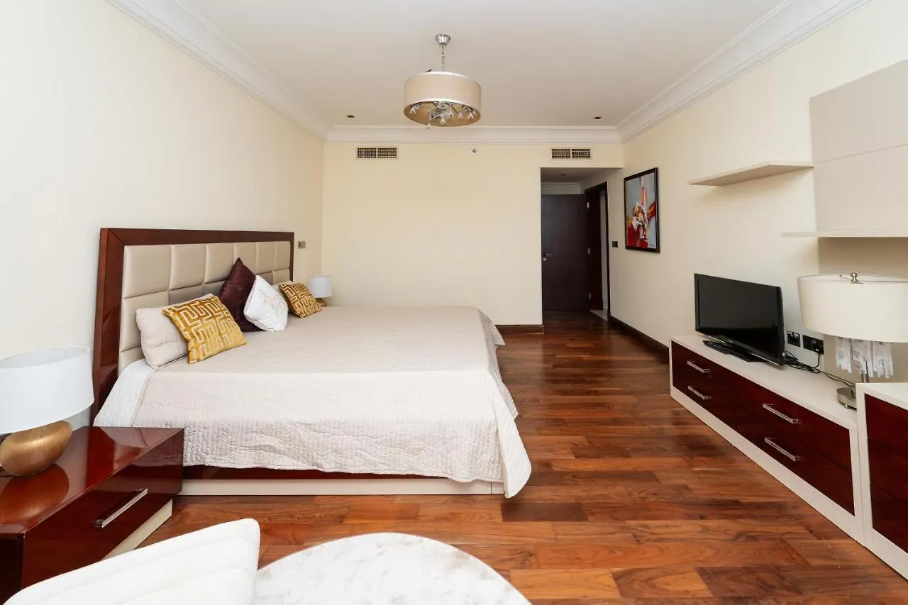 Grandeur Resort Palm Jumeirah Beachfront & Pool Dubai