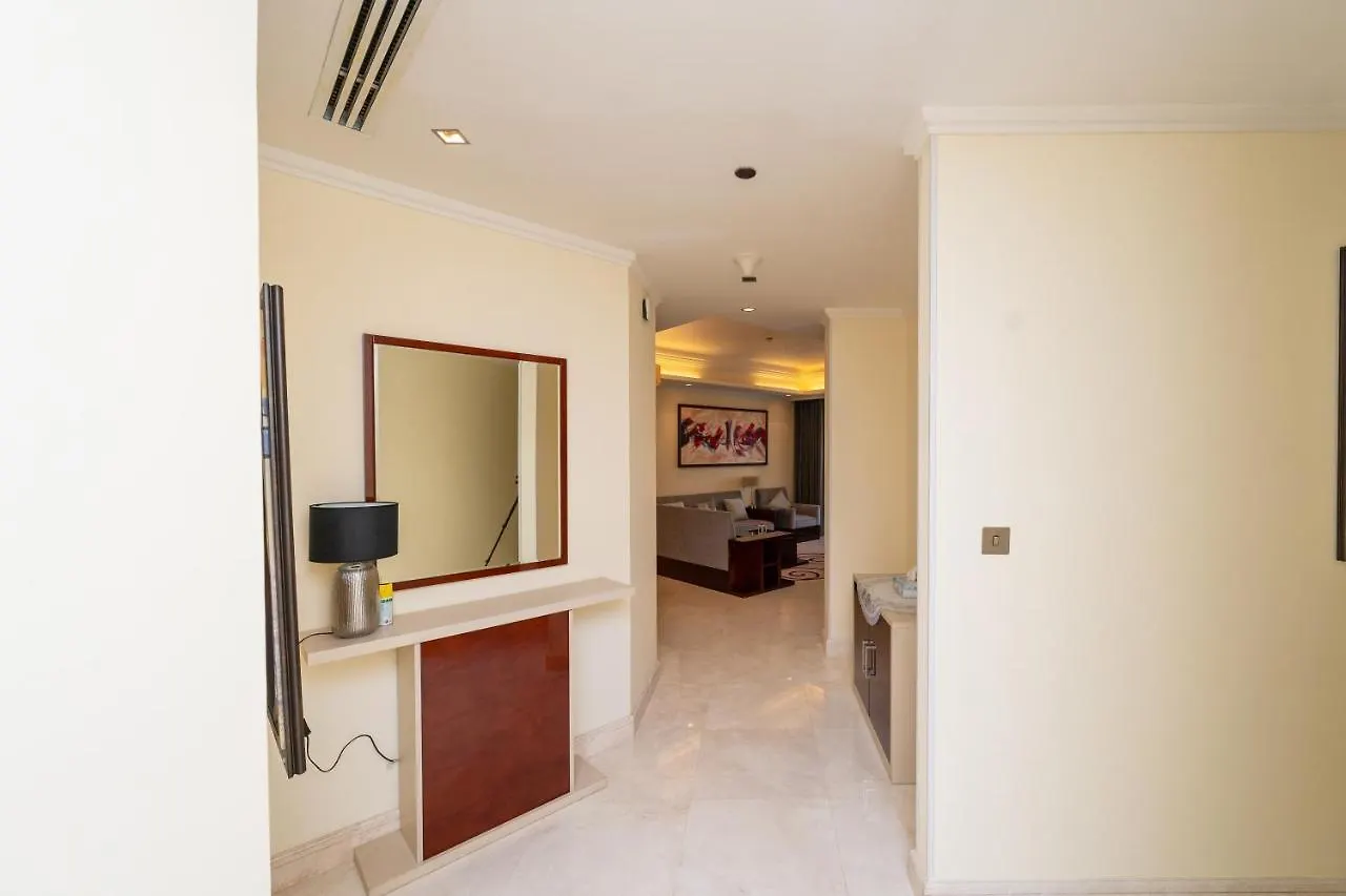 Grandeur Resort Palm Jumeirah Beachfront & Pool Dubai Apartment