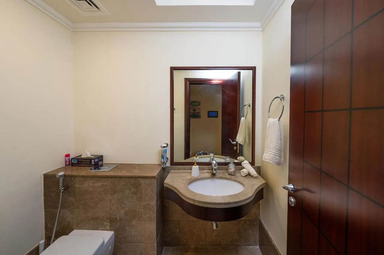 Grandeur Resort Palm Jumeirah Beachfront & Pool Dubai 0*,